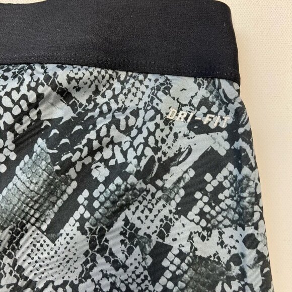 Nike Pro Womens Cropped Pants Multicolor Dri Fit Pull On Stretch Snake Print S - Picture 9 of 10